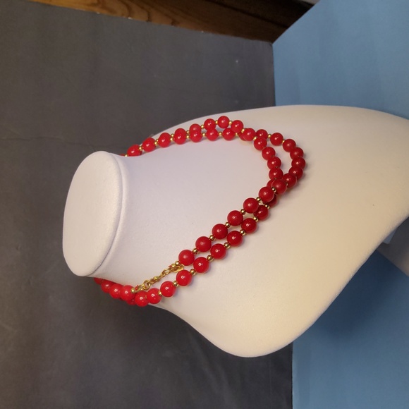 Vintage Monet necklace red plastic and gold beads. - Picture 2 of 7